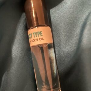 Wellos 035 pu**y type oil! Smells sweet!